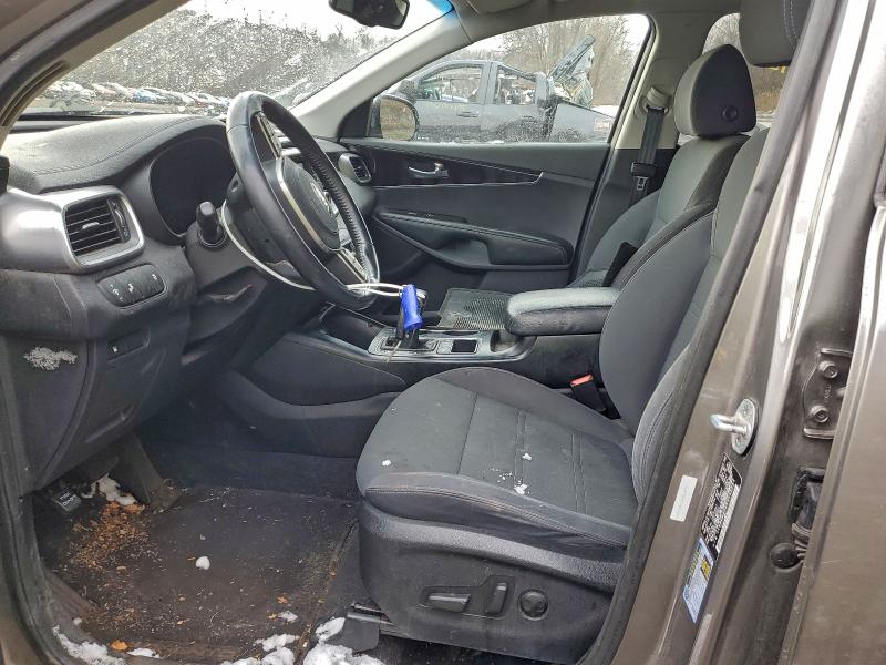 Фото 7 - KIA SORENTO