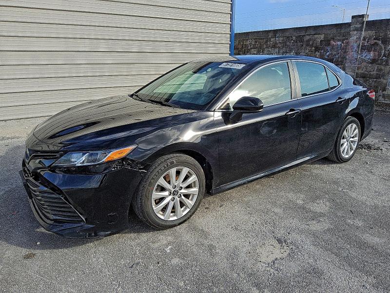 Фото 1 - TOYOTA CAMRY