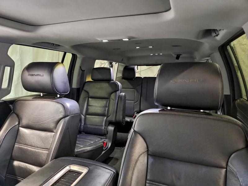 Фото 10 - GMC YUKON