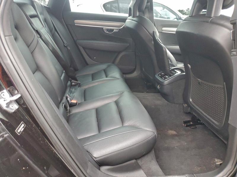 Фото 10 - VOLVO S90