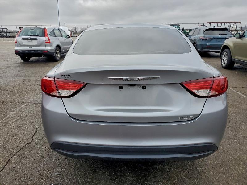 Фото 6 - CHRYSLER 200