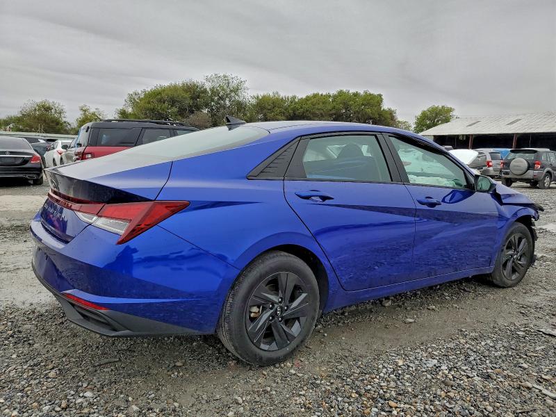 Фото 3 - HYUNDAI ELANTRA