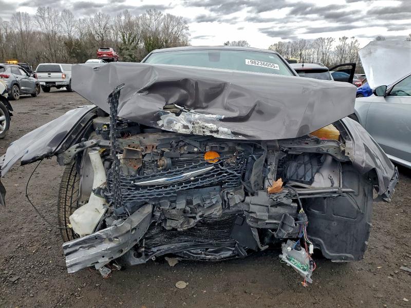 Фото 5 - CHRYSLER 300