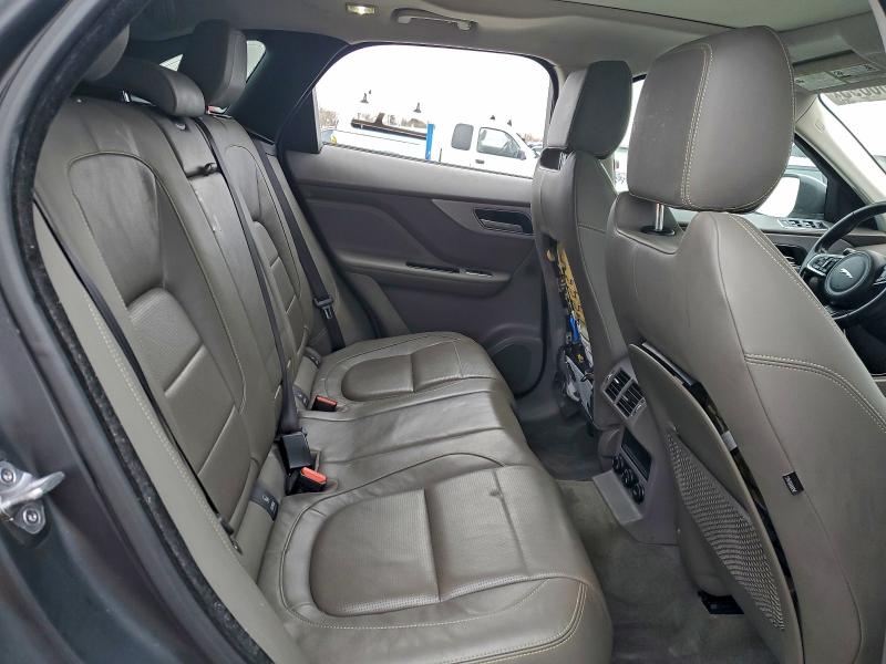 Фото 11 - JAGUAR F-PACE