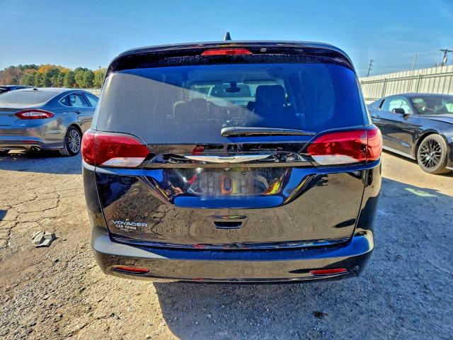 Фото 6 - CHRYSLER MINIVAN