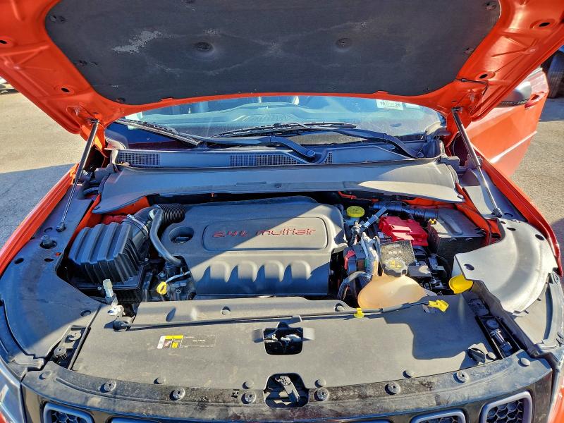 Фото 12 - JEEP COMPASS