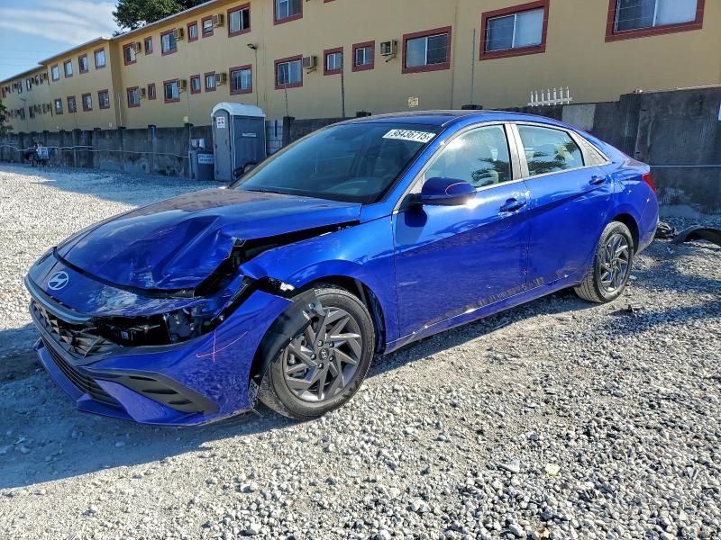 Фото 1 - HYUNDAI ELANTRA