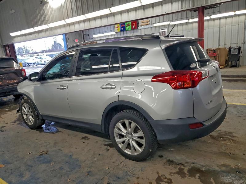 Фото 2 - TOYOTA RAV4