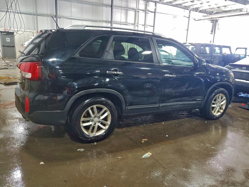 Фото 3 - KIA SORENTO