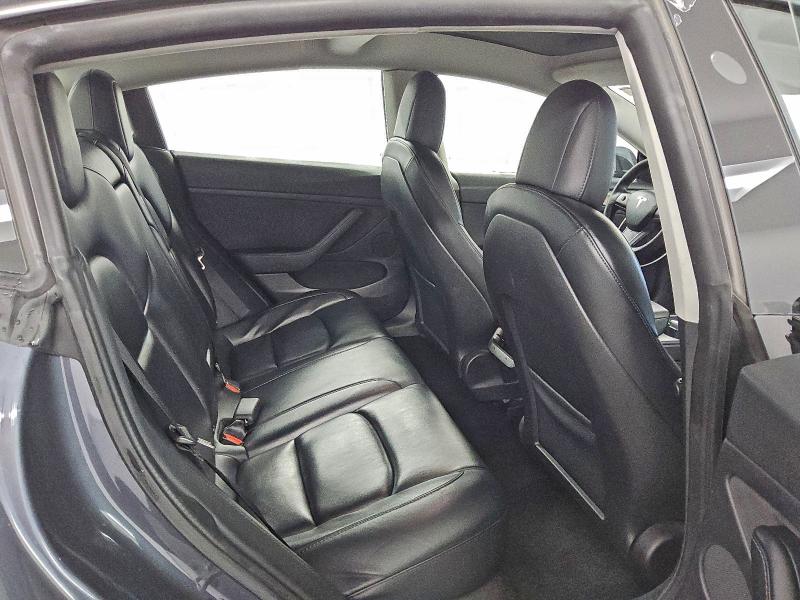 Фото 10 - TESLA MODEL 3