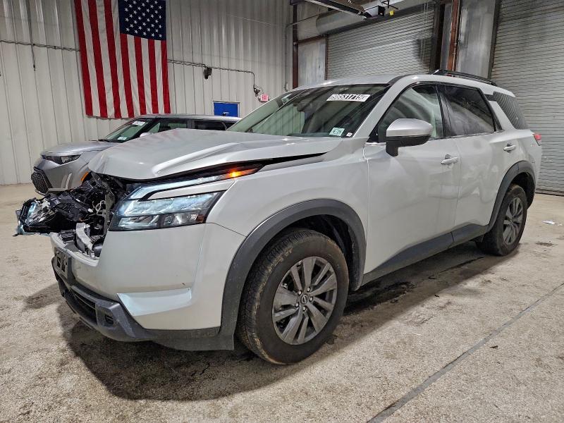 Фото 1 - NISSAN PATHFINDER