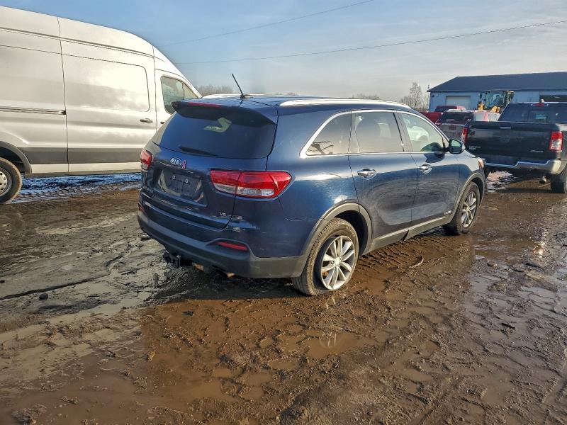 Фото 3 - KIA SORENTO