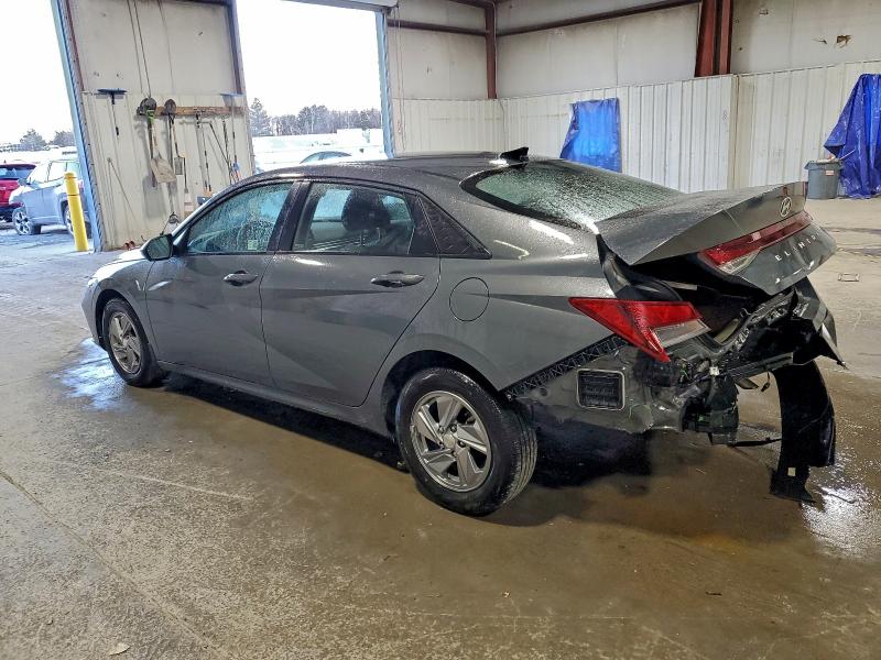 Фото 2 - HYUNDAI ELANTRA