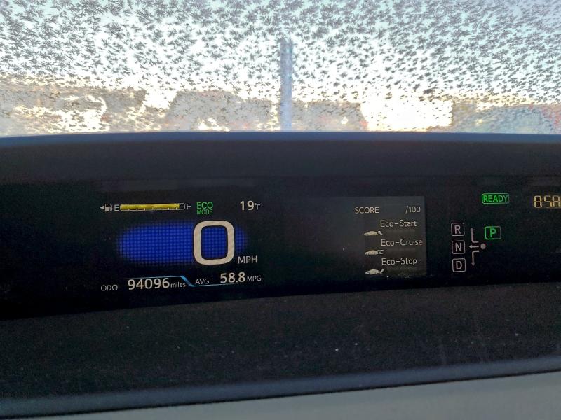 Фото 9 - TOYOTA PRIUS