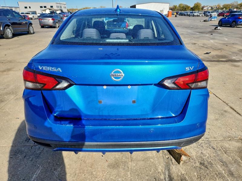 Фото 6 - NISSAN VERSA