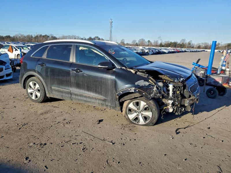 Фото 4 - KIA NIRO