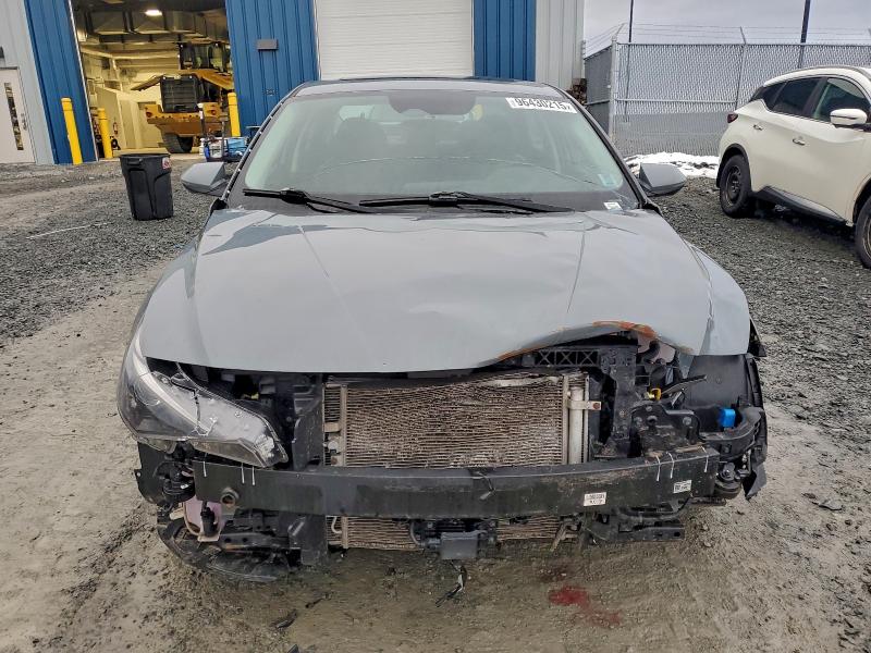 Фото 5 - HYUNDAI ELANTRA