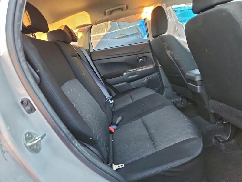 Фото 10 - MITSUBISHI OUTLANDER