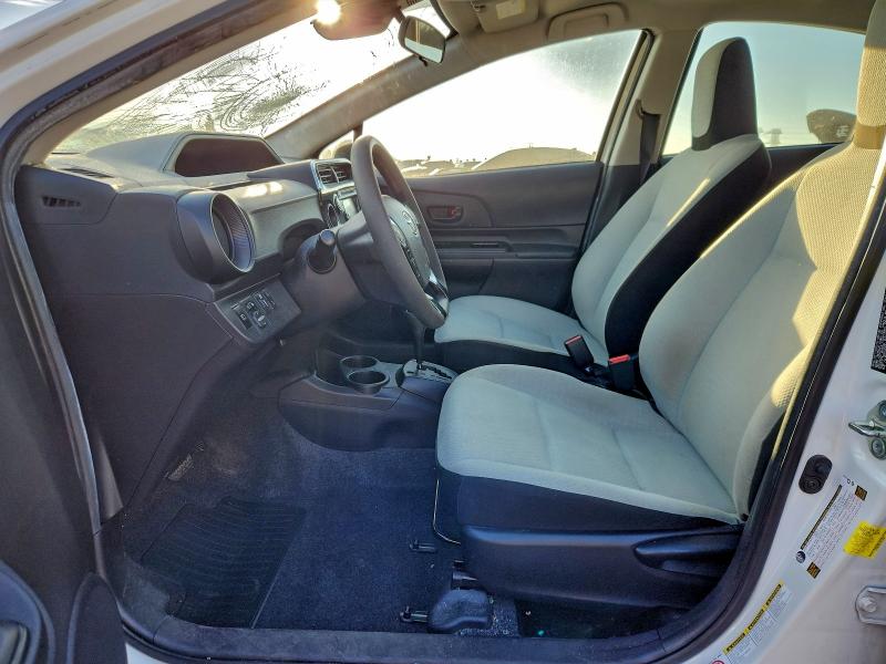 Фото 7 - TOYOTA PRIUS