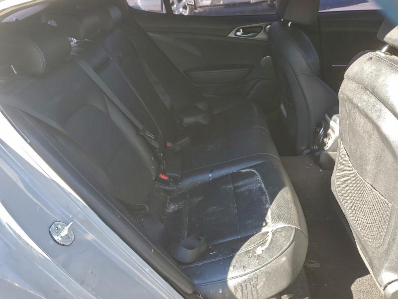 Фото 10 - KIA STINGER