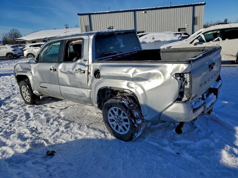 Фото 2 - TOYOTA TACOMA