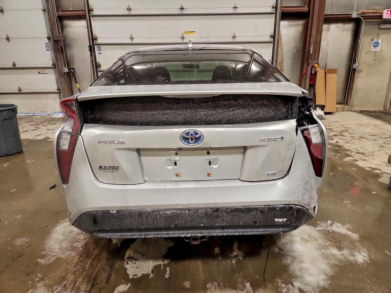 Фото 6 - TOYOTA PRIUS