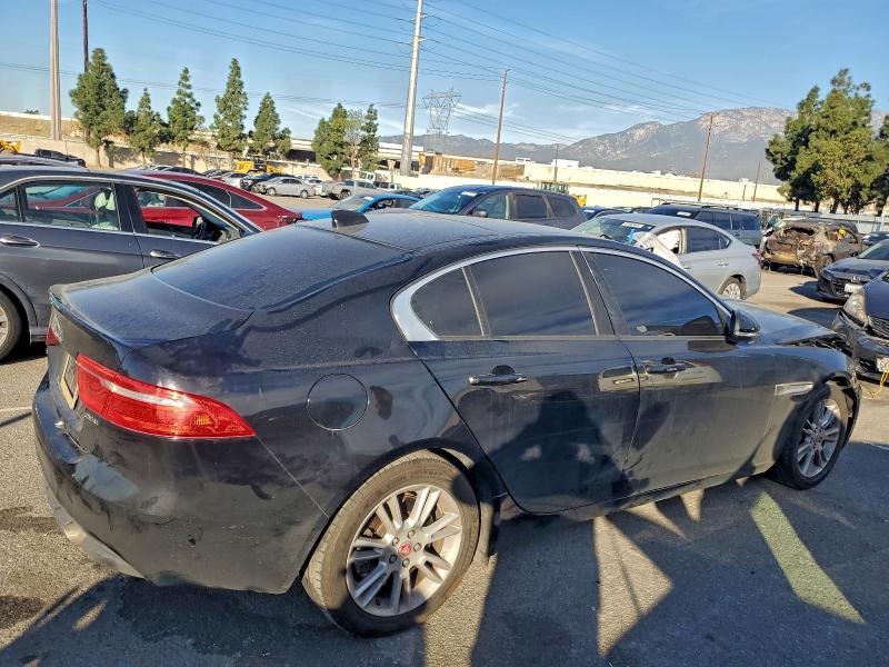 Фото 3 - JAGUAR XE