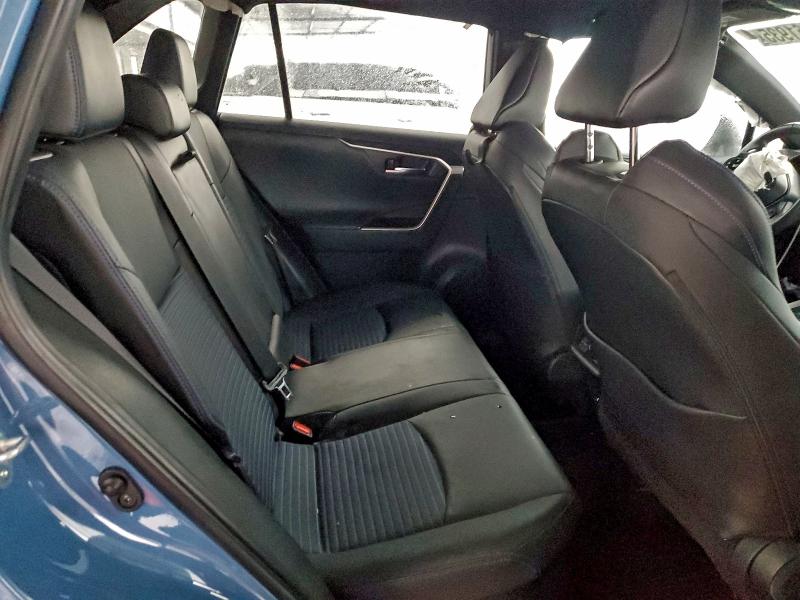 Фото 10 - TOYOTA RAV4