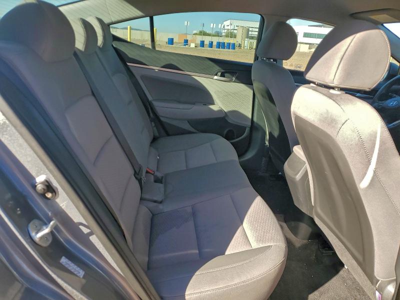 Фото 10 - HYUNDAI ELANTRA