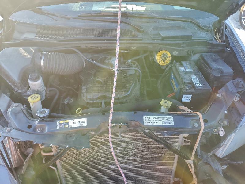 Фото 12 - DODGE CARAVAN