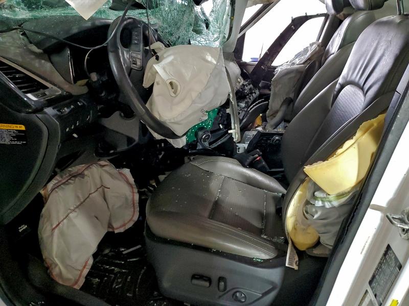 Фото 7 - HYUNDAI SANTA FE