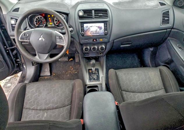 Фото 8 - MITSUBISHI OUTLANDER