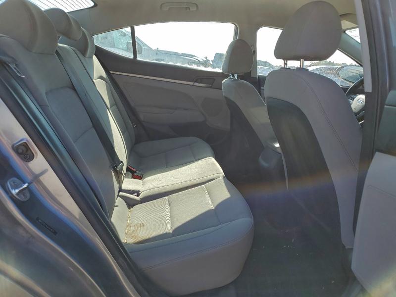 Фото 10 - HYUNDAI ELANTRA