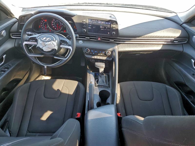 Фото 8 - HYUNDAI ELANTRA