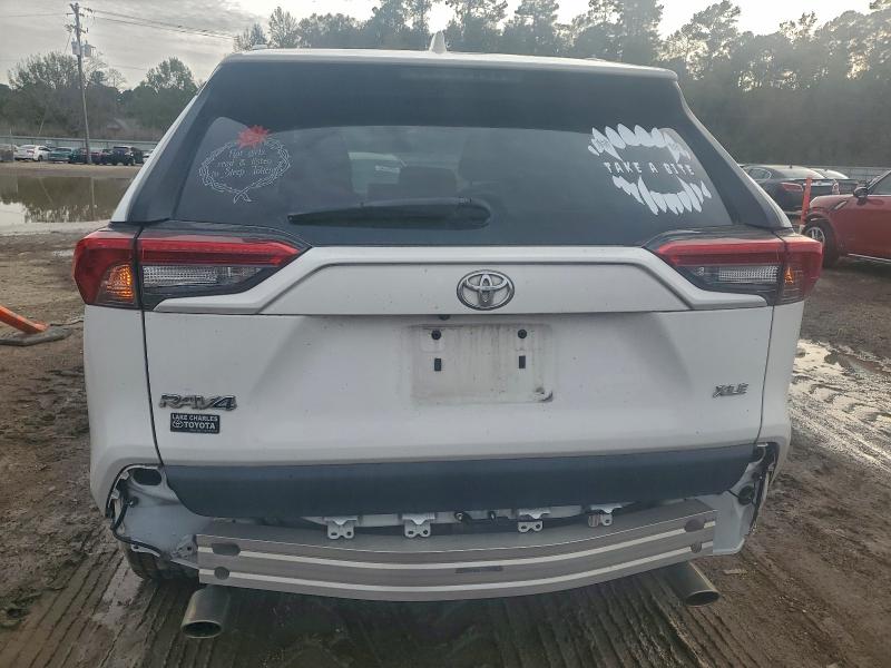 Фото 6 - TOYOTA RAV4