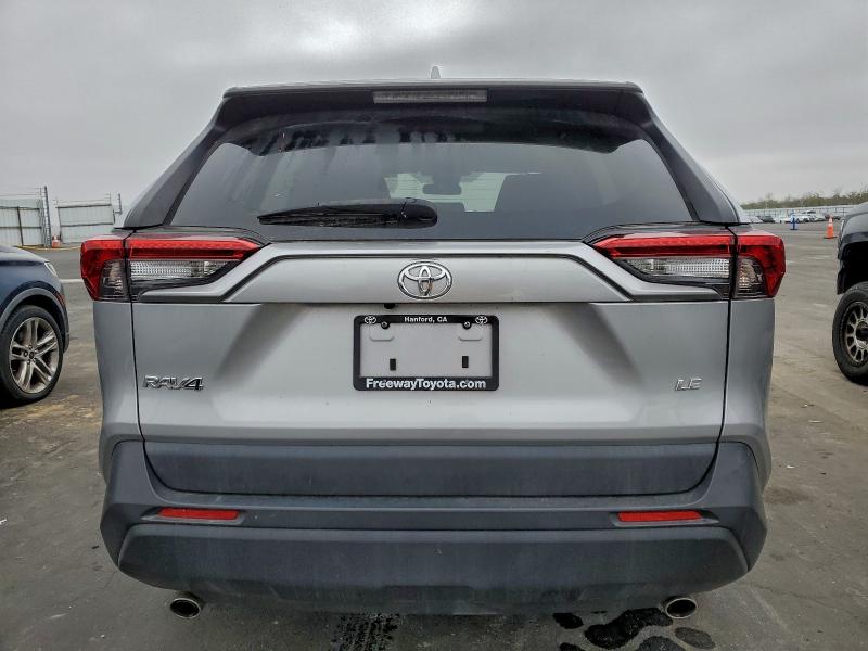 Фото 6 - TOYOTA RAV4