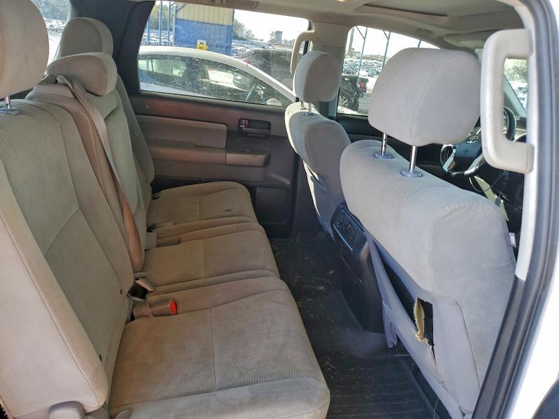 Фото 10 - TOYOTA SEQUOIA