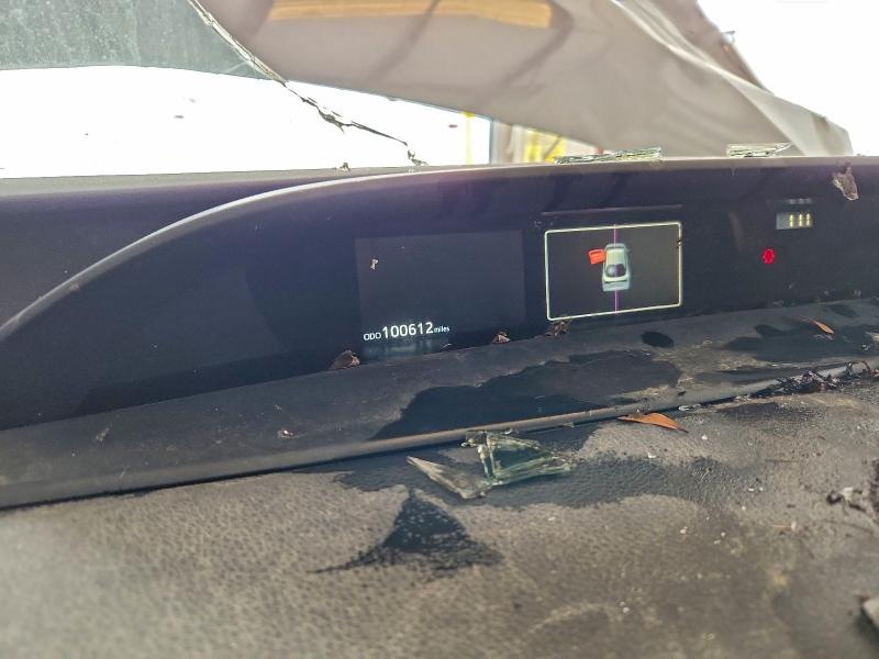 Фото 9 - TOYOTA PRIUS