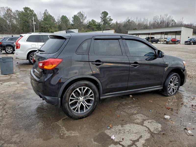 Фото 3 - MITSUBISHI OUTLANDER