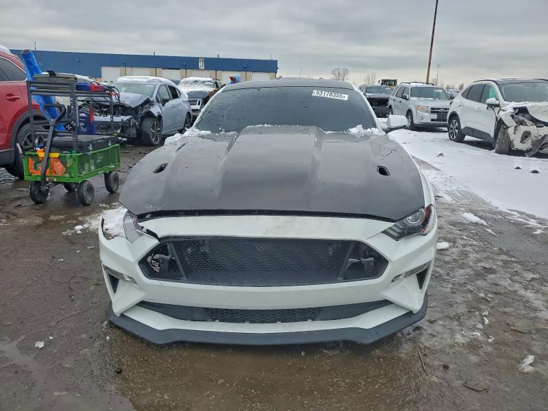 Фото 5 - FORD MUSTANG