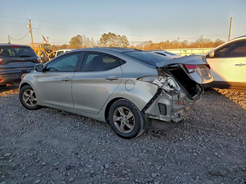 Фото 2 - HYUNDAI ELANTRA