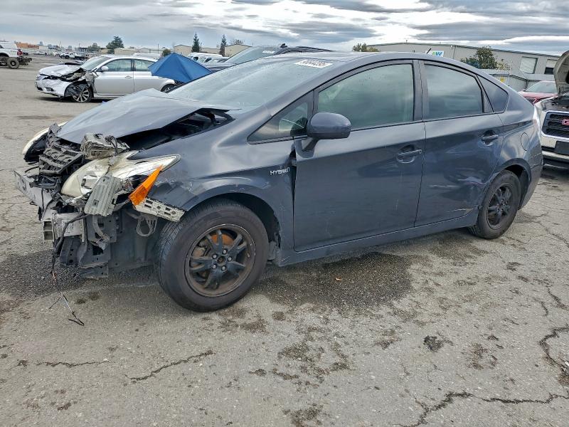 Фото 1 - TOYOTA PRIUS