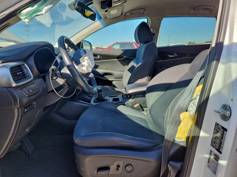 Фото 7 - KIA SORENTO