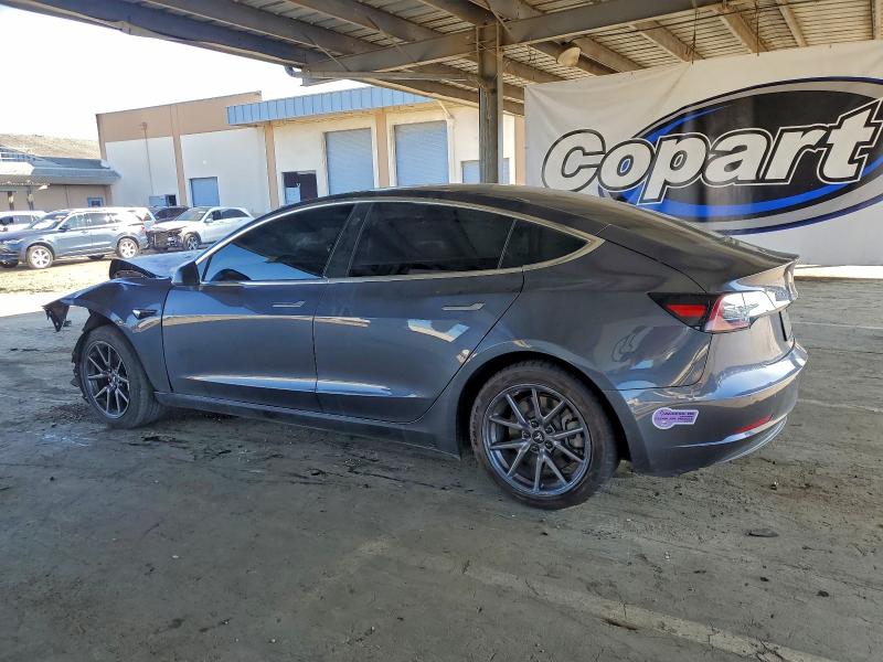 Фото 2 - TESLA MODEL 3