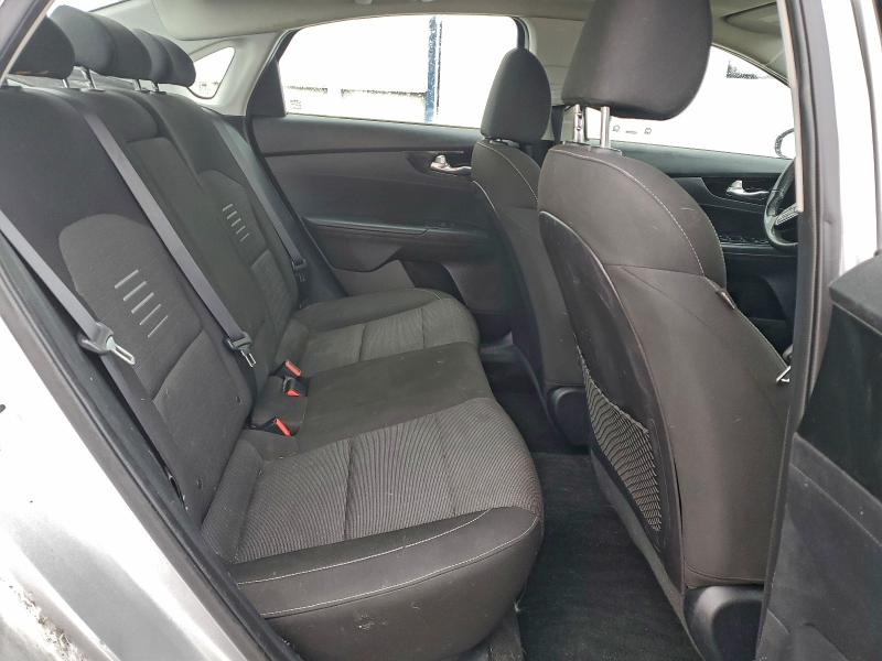 Фото 10 - KIA FORTE