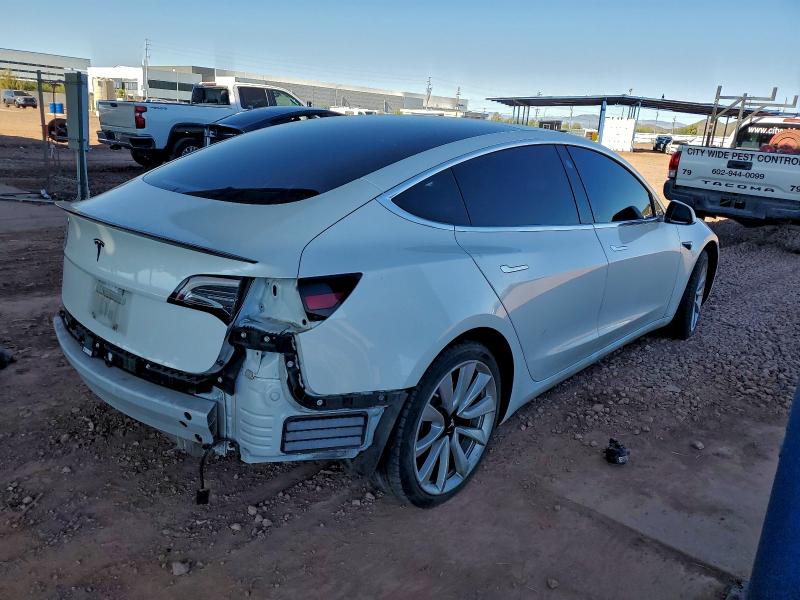 Фото 3 - TESLA MODEL 3