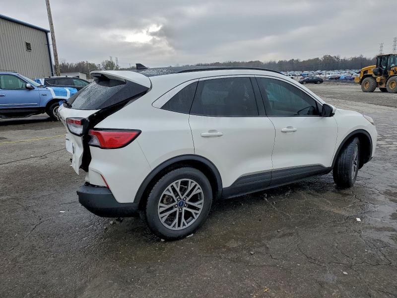 Фото 3 - FORD ESCAPE