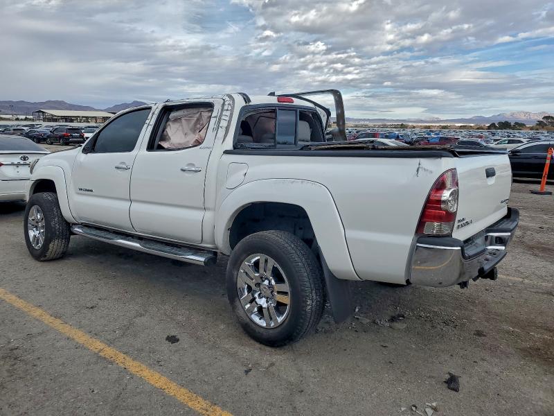 Фото 2 - TOYOTA TACOMA