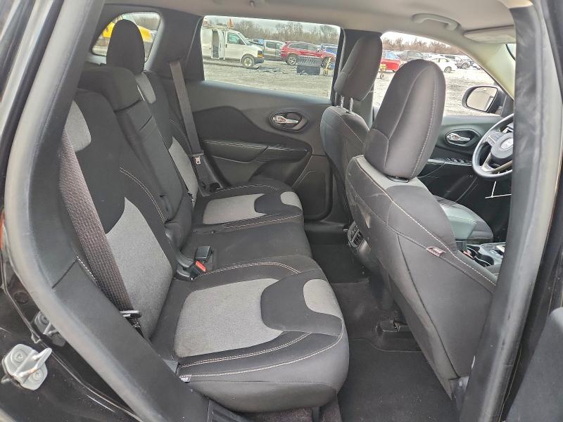 Фото 11 - JEEP GRAND CHER