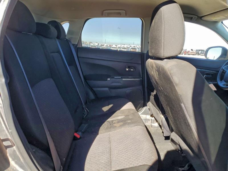 Фото 11 - MITSUBISHI OUTLANDER